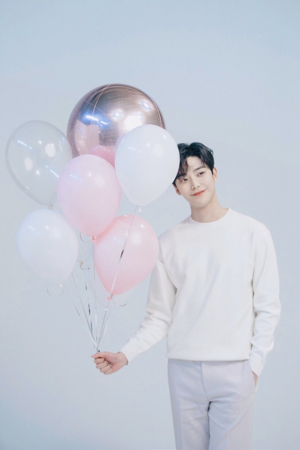 SF9 로운