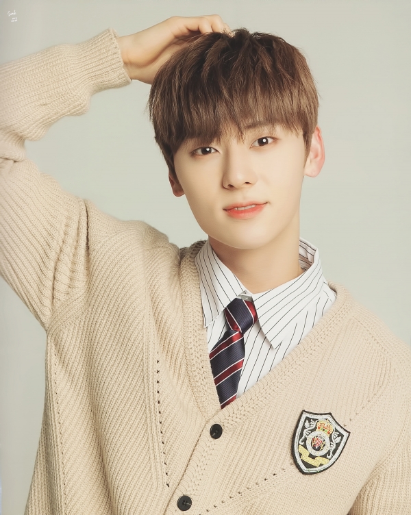 뉴이스트 황민현