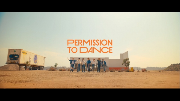 사진: 'Permisson to dance' 뮤직비디오 캡처