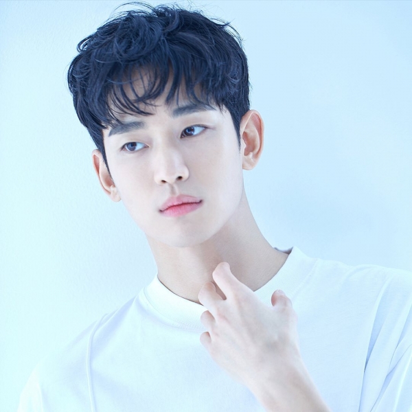 김수현