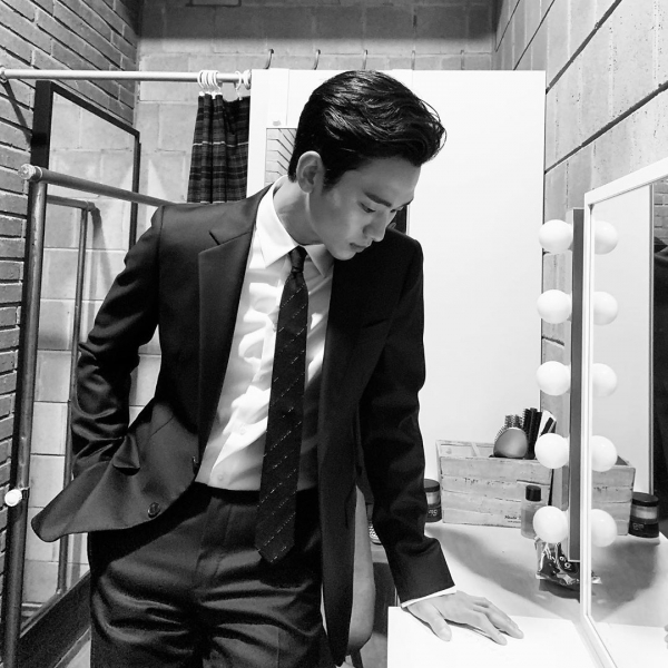 김수현 인스타그램