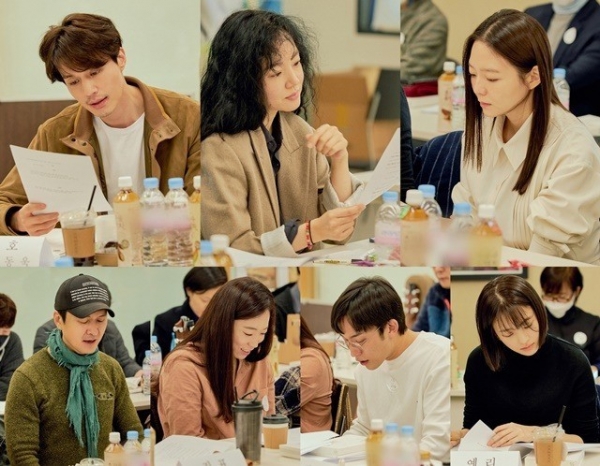 출처 영화 '싱글 인 서울' 배우 이동욱, 임수정, 이솜, 장현성, 김지영, 이미도, 이상이, 지이수