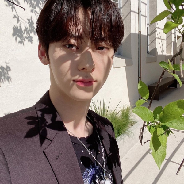 사진: 황민현 개인 인스타그램
